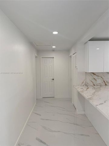 6091 SW 64th Ter, South Miami, FL 33143