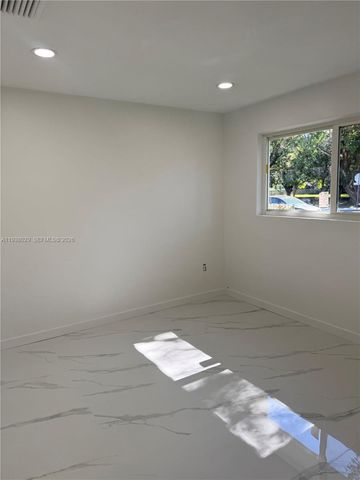 6091 SW 64th Ter, South Miami, FL 33143