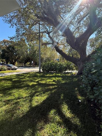 6091 SW 64th Ter, South Miami, FL 33143