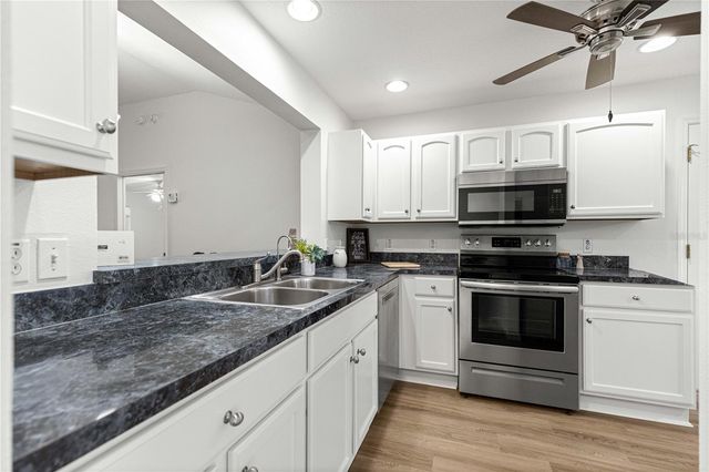 1134 SALIDO AVENUE, Lady Lake, FL 32159