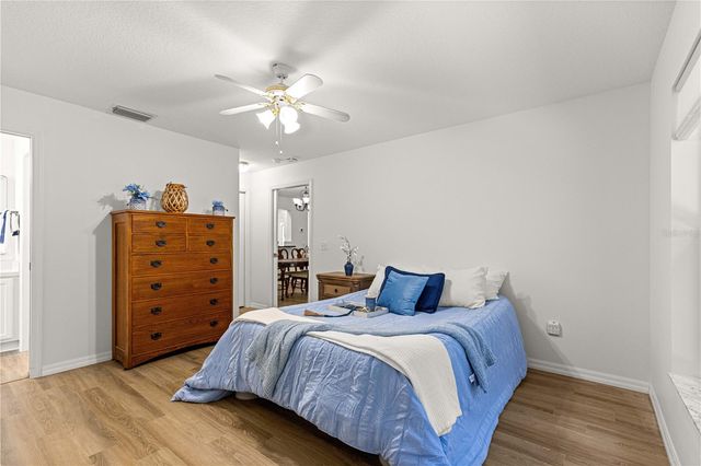 1134 SALIDO AVENUE, Lady Lake, FL 32159