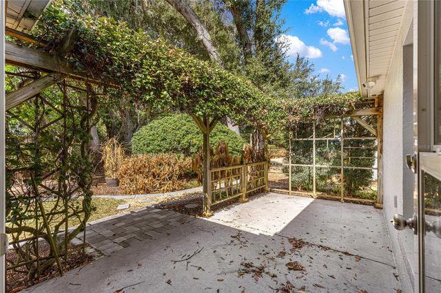 1134 SALIDO AVENUE, Lady Lake, FL 32159