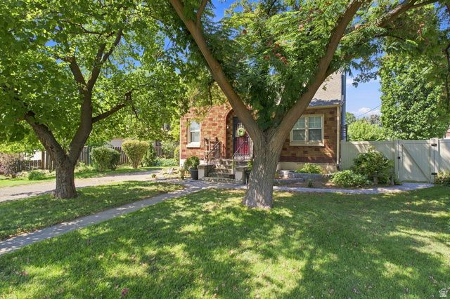 2554 W 6000 S, Roy, UT 84067