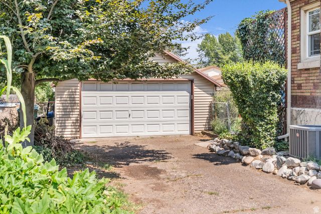 2554 W 6000 S, Roy, UT 84067