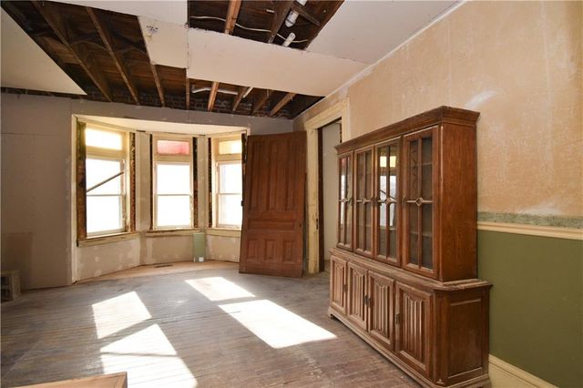 1308 N 11th Street, St Joseph, MO 64501