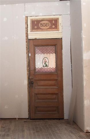 1308 N 11th Street, St Joseph, MO 64501