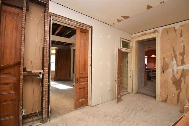 1308 N 11th Street, St Joseph, MO 64501