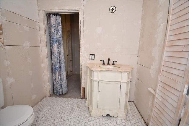 1308 N 11th Street, St Joseph, MO 64501