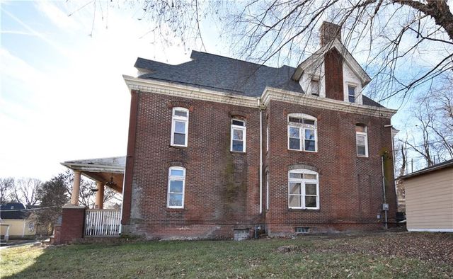 1308 N 11th Street, St Joseph, MO 64501