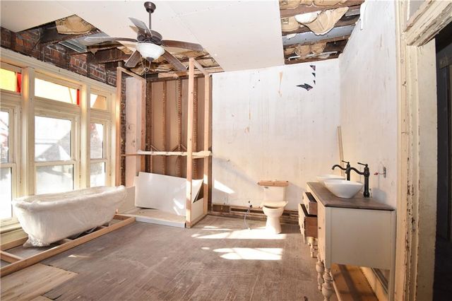 1308 N 11th Street, St Joseph, MO 64501