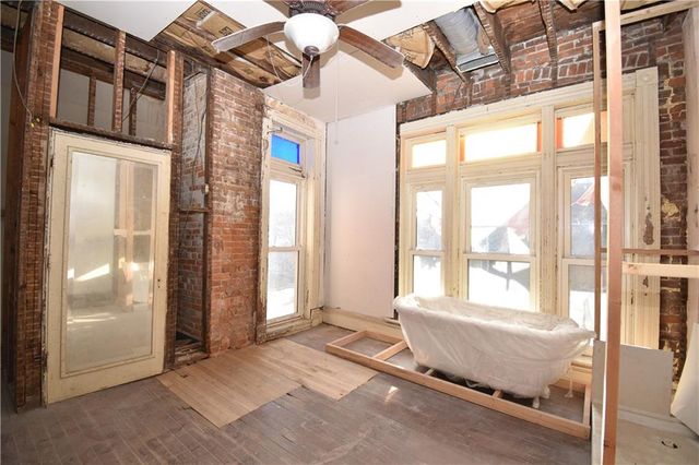 1308 N 11th Street, St Joseph, MO 64501