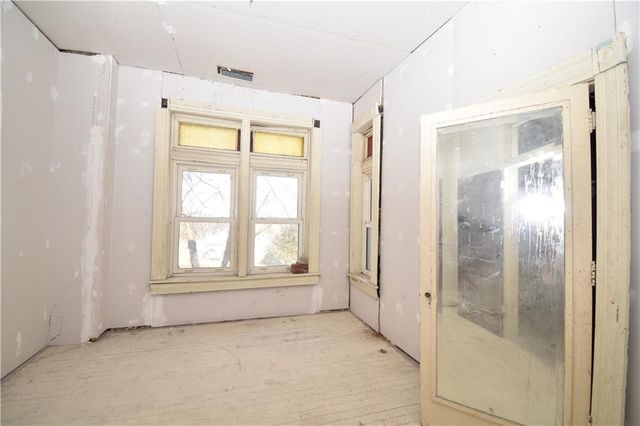 1308 N 11th Street, St Joseph, MO 64501