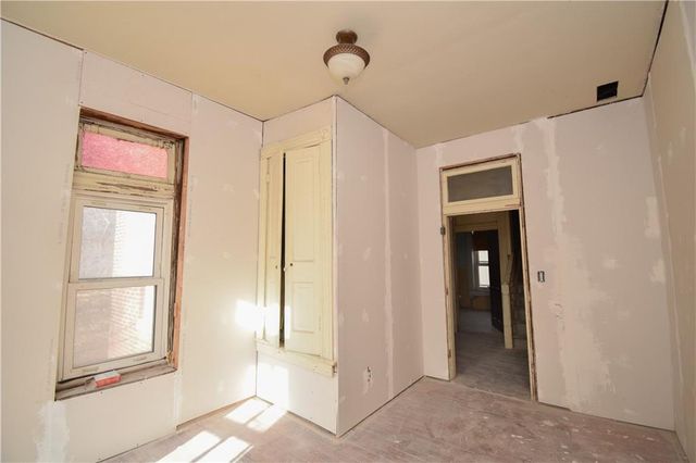 1308 N 11th Street, St Joseph, MO 64501