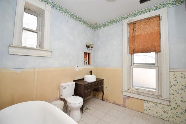 1308 N 11th Street, St Joseph, MO 64501