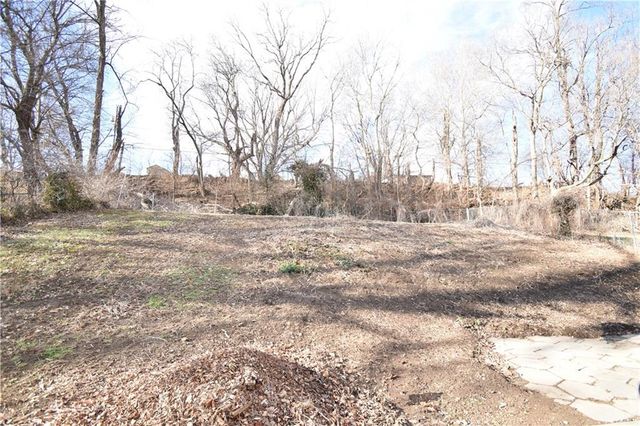 1308 N 11th Street, St Joseph, MO 64501