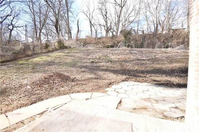 1308 N 11th Street, St Joseph, MO 64501