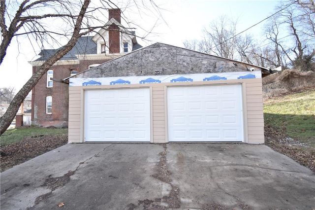 1308 N 11th Street, St Joseph, MO 64501