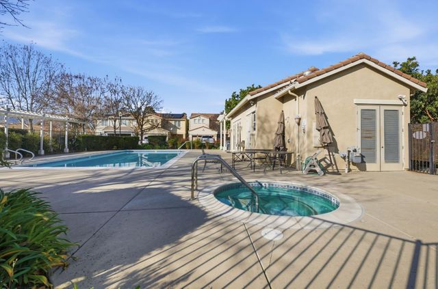 7942 English Oak Circle, Gilroy, CA 95020