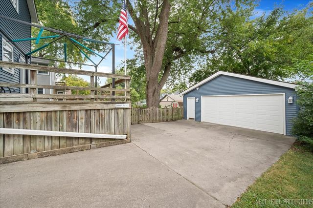 524 Walnut Street, Batavia, IL 60510