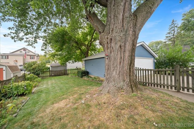 524 Walnut Street, Batavia, IL 60510