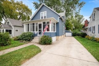 524 Walnut Street, Batavia, IL 60510
