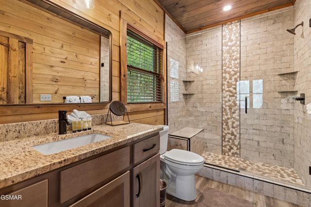 5276 Riversong Way, Sevierville, TN 37876