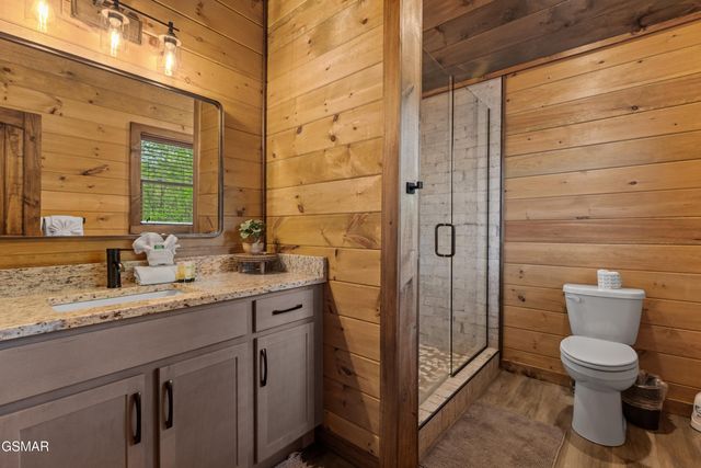 5276 Riversong Way, Sevierville, TN 37876