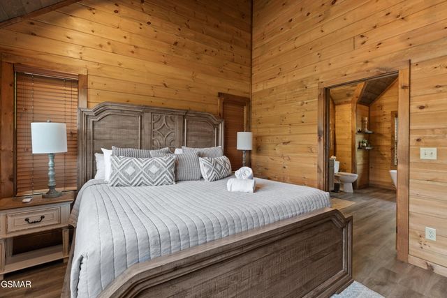 5276 Riversong Way, Sevierville, TN 37876