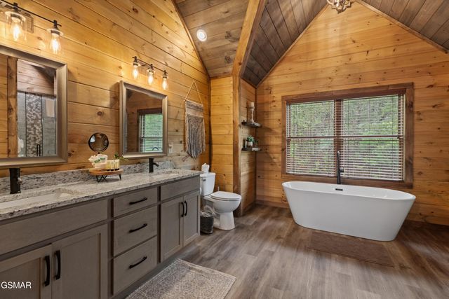 5276 Riversong Way, Sevierville, TN 37876