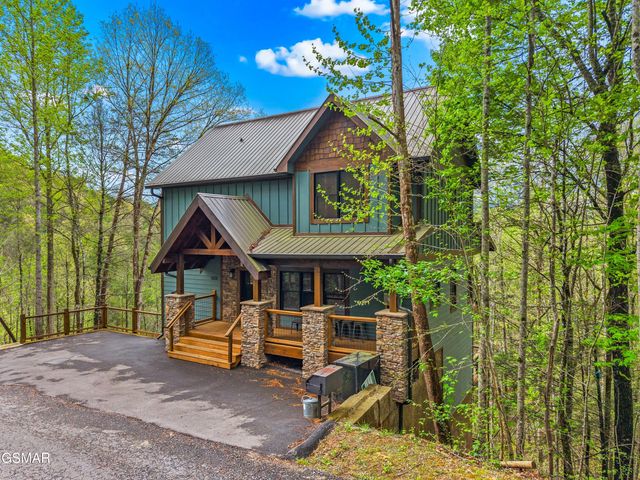 5276 Riversong Way, Sevierville, TN 37876
