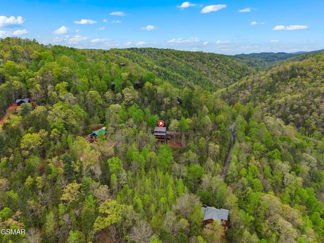 5276 Riversong Way, Sevierville, TN 37876
