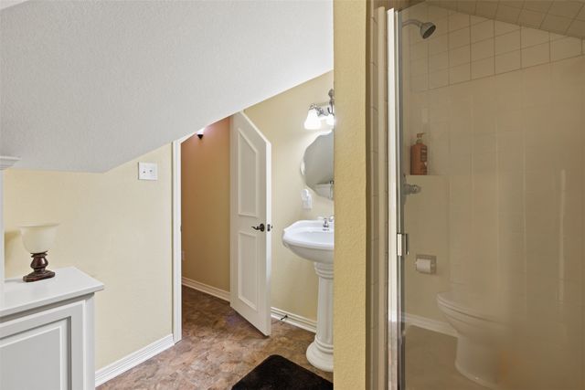 2505 Inverrary Drive, Ennis, TX 75119