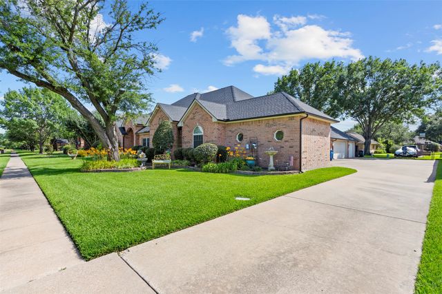 2505 Inverrary Drive, Ennis, TX 75119