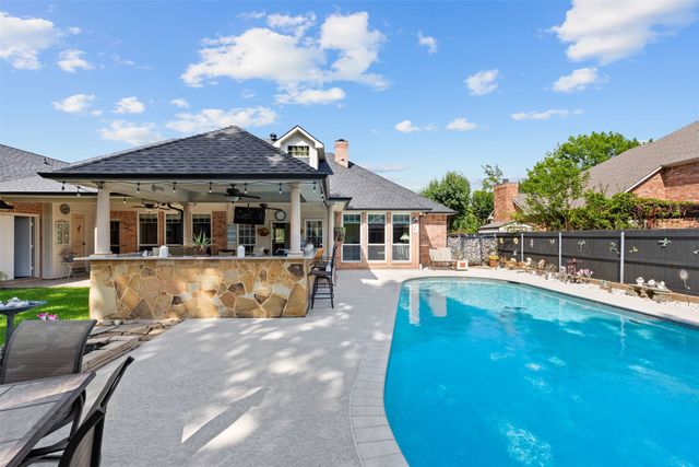 2505 Inverrary Drive, Ennis, TX 75119