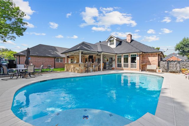 2505 Inverrary Drive, Ennis, TX 75119