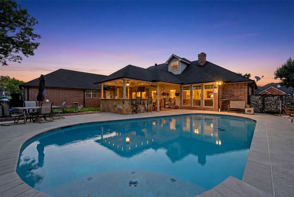 2505 Inverrary Drive, Ennis, TX 75119