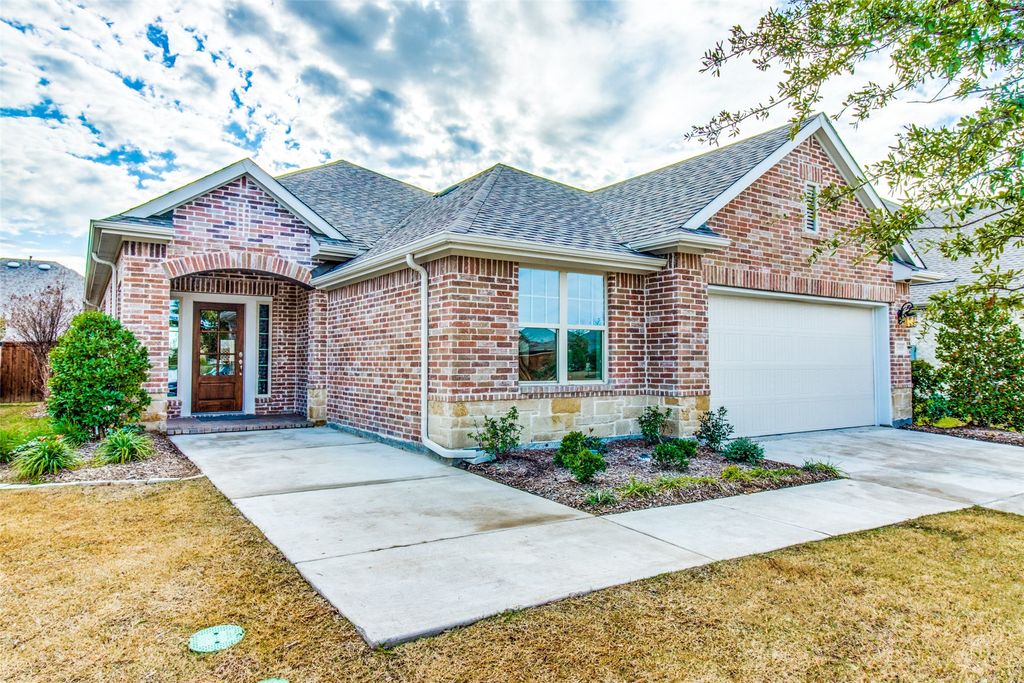 1605 Cedar Crest Drive, Forney, TX 75126