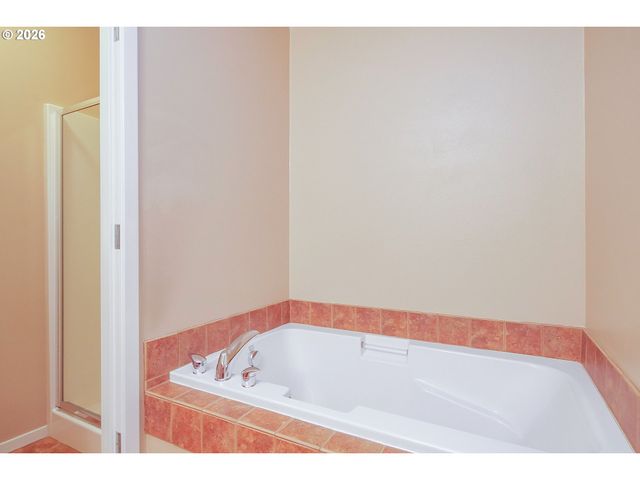 2414 Nw 168TH Pl, Beaverton, OR 97006