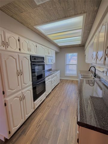 228 Prairie View Lane, Red Oak, TX 75154