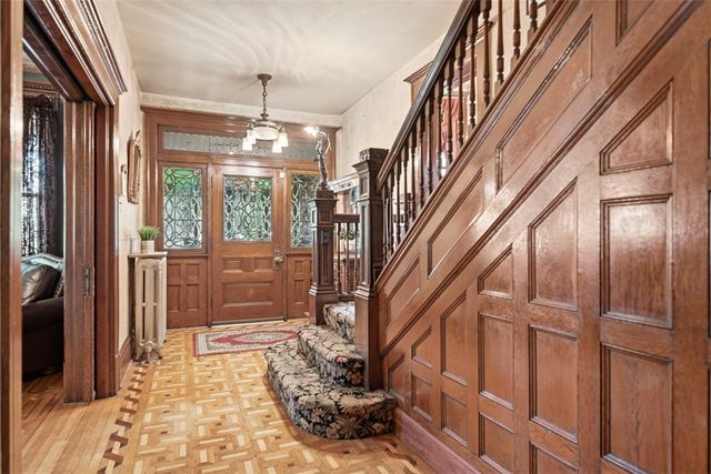 1101 Mcclure St, Munhall, PA 15120