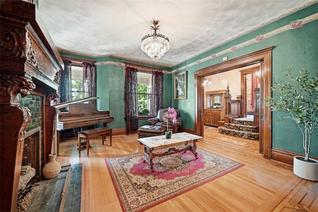 1101 Mcclure St, Munhall, PA 15120