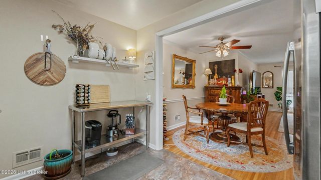2714 Riedling Dr APT 4, Louisville, KY 40206