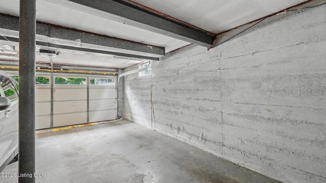 2714 Riedling Dr APT 4, Louisville, KY 40206