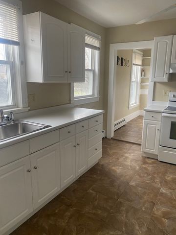 19 Elm Park 2, Groveland, MA 01834