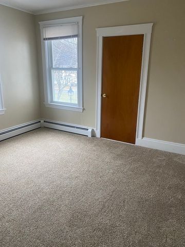 19 Elm Park 2, Groveland, MA 01834