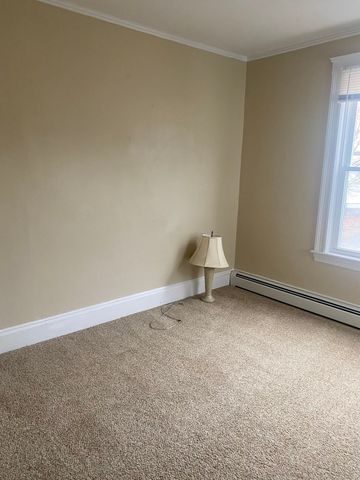 19 Elm Park 2, Groveland, MA 01834