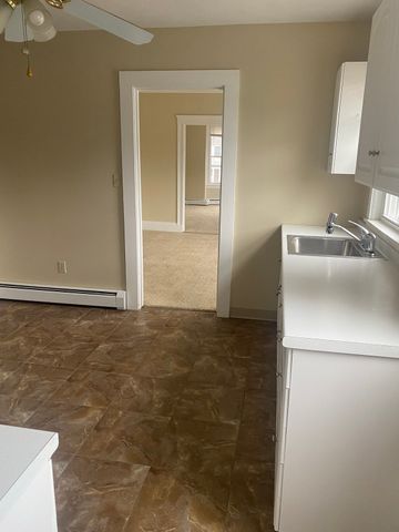 19 Elm Park 2, Groveland, MA 01834