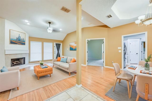 1136 Park Glen, Crowley, TX 76036