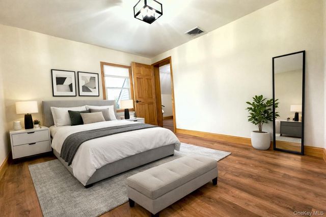 55 Landau Avenue, Floral Park, NY 11001