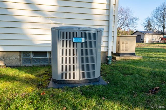 12387 Westwood Road, Alden, NY 14004